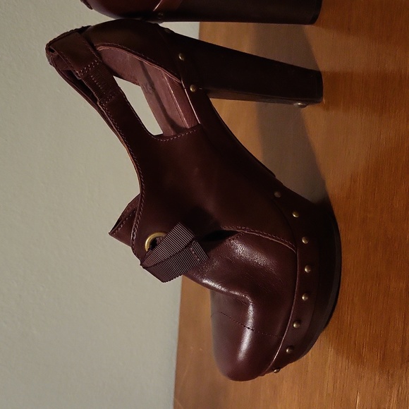UGG Heels - Picture 3 of 3
